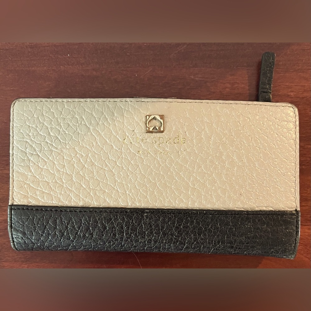 Kate Spade Black Tan Pebbled Leather Bifold Slim Wallet Designer Cardholders